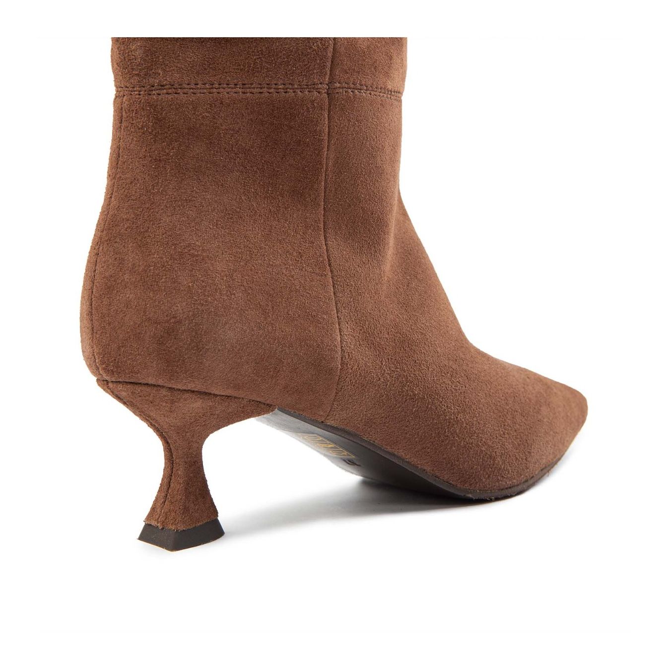 stivali tacco rocchetto in camoscio marrone  tacco