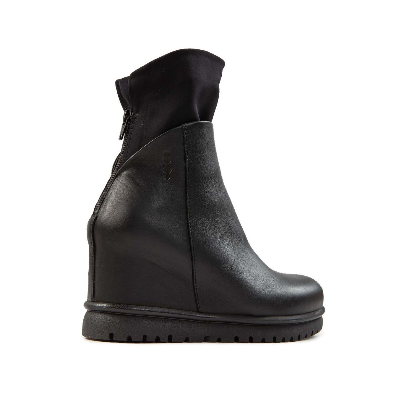 tronchetti JUN con zeppa in pelle nera lato