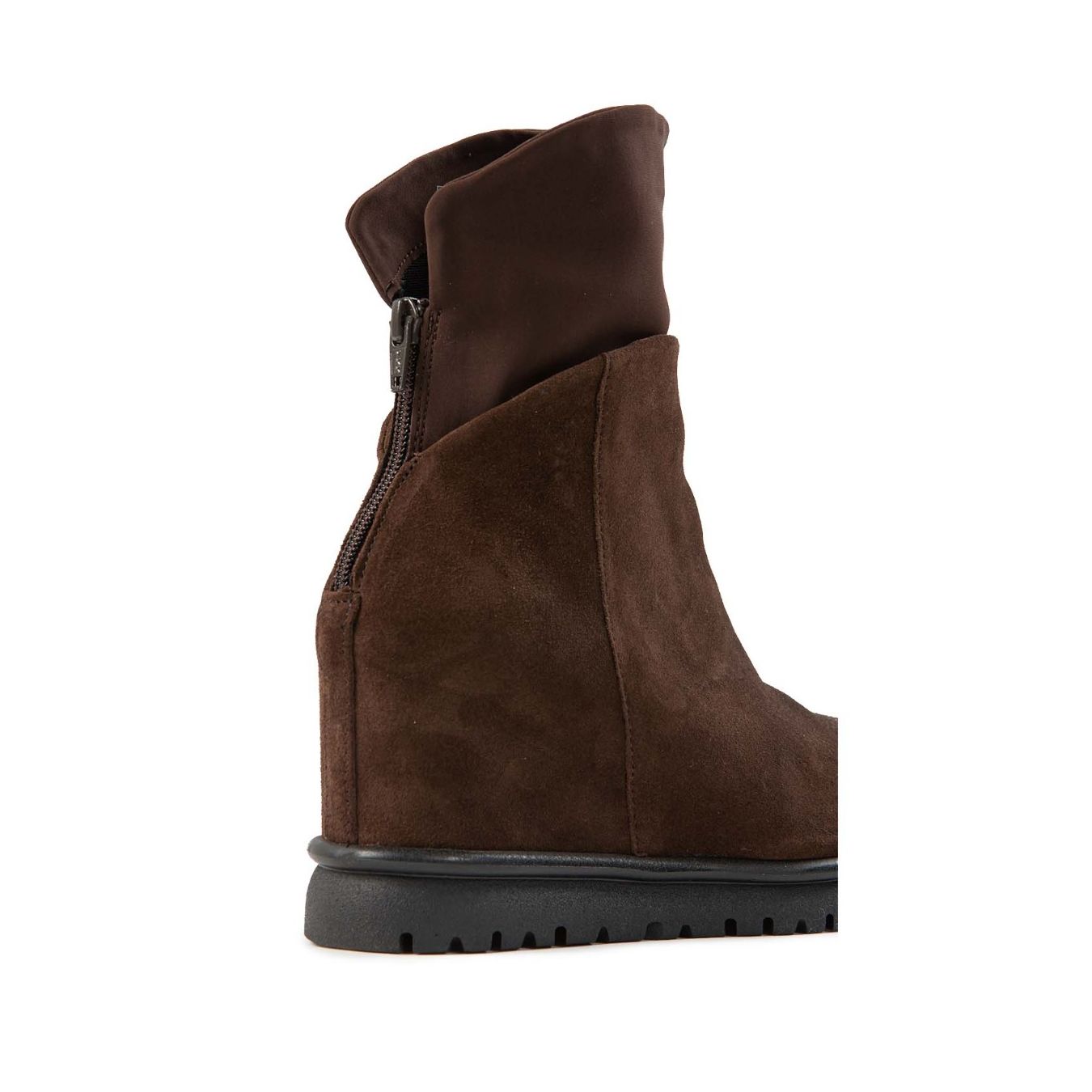 tronchetti JUN con zeppa in suede marrone  dettagli