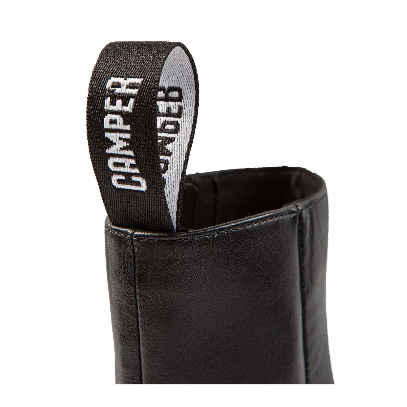 tronchetto KORA in pelle nera  logo