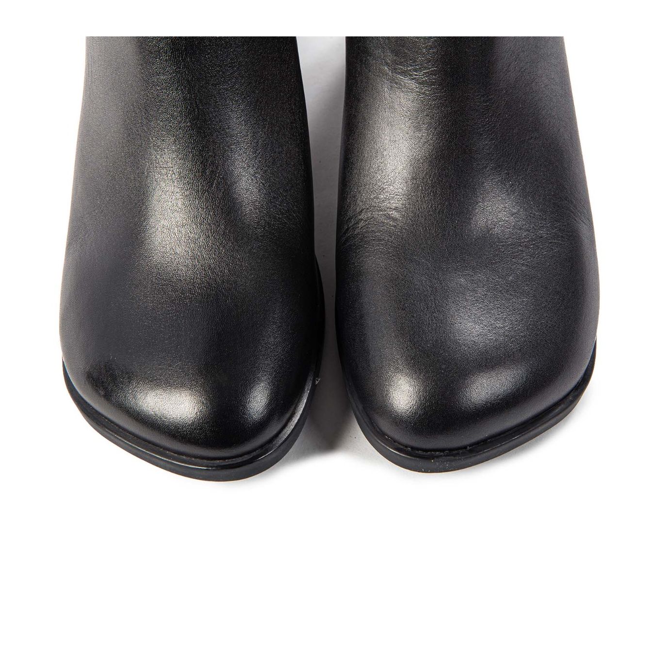 tronchetto KORA in pelle nera sopra