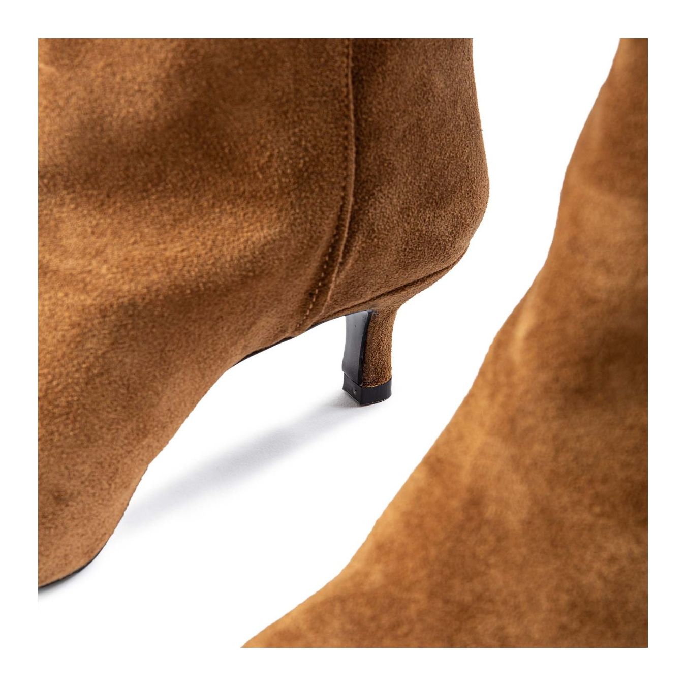 tronchetti tacco stiletto in camoscio beige  tacco