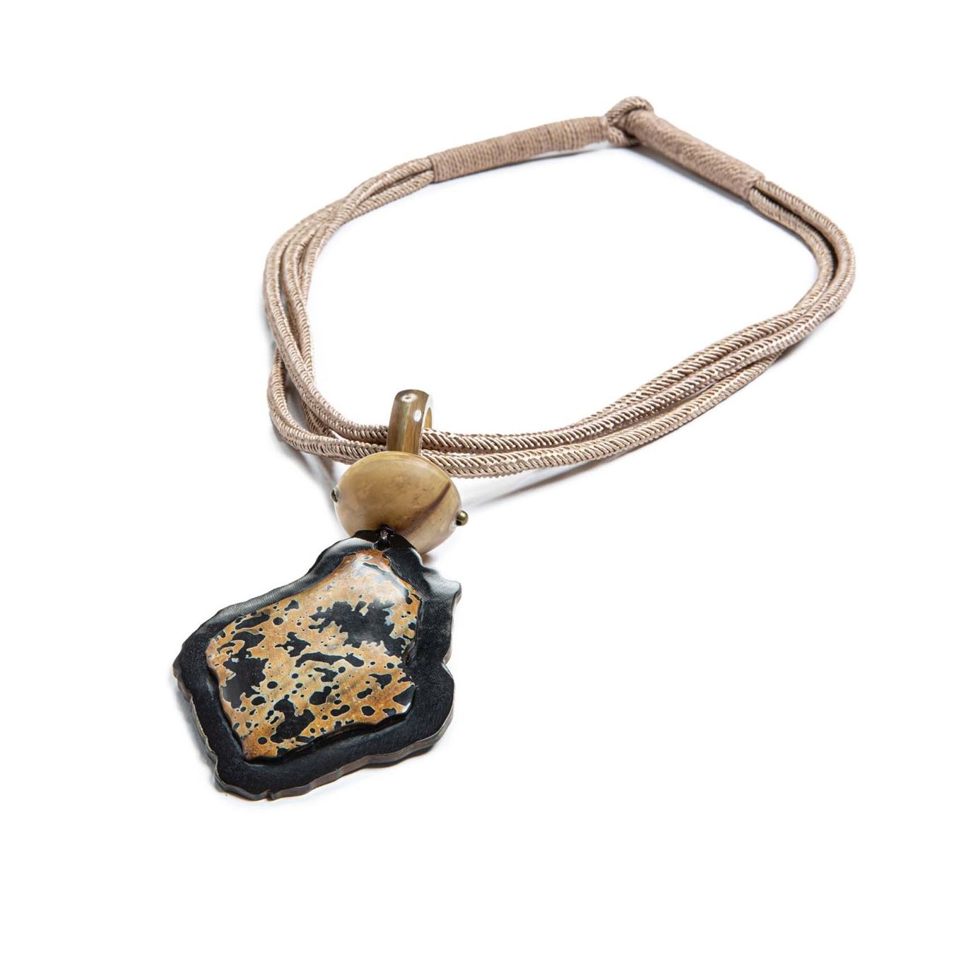 uma collana pendente bicolore corda rosa