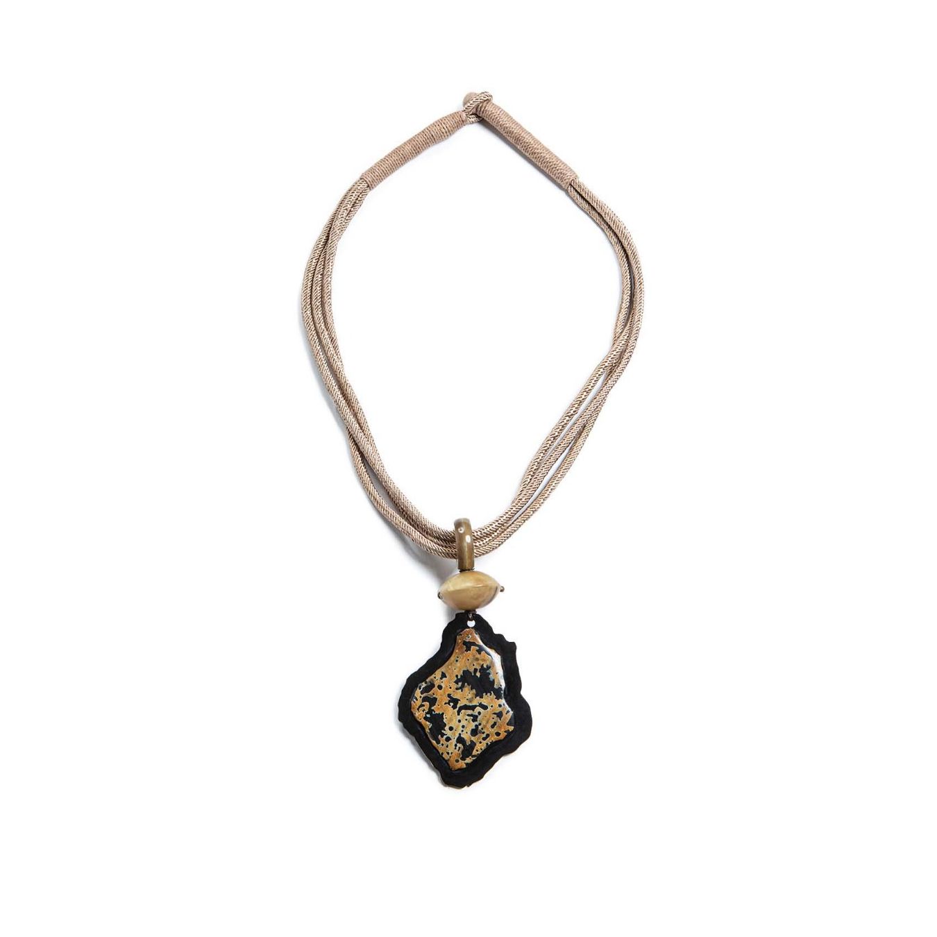 uma collana pendente bicolore