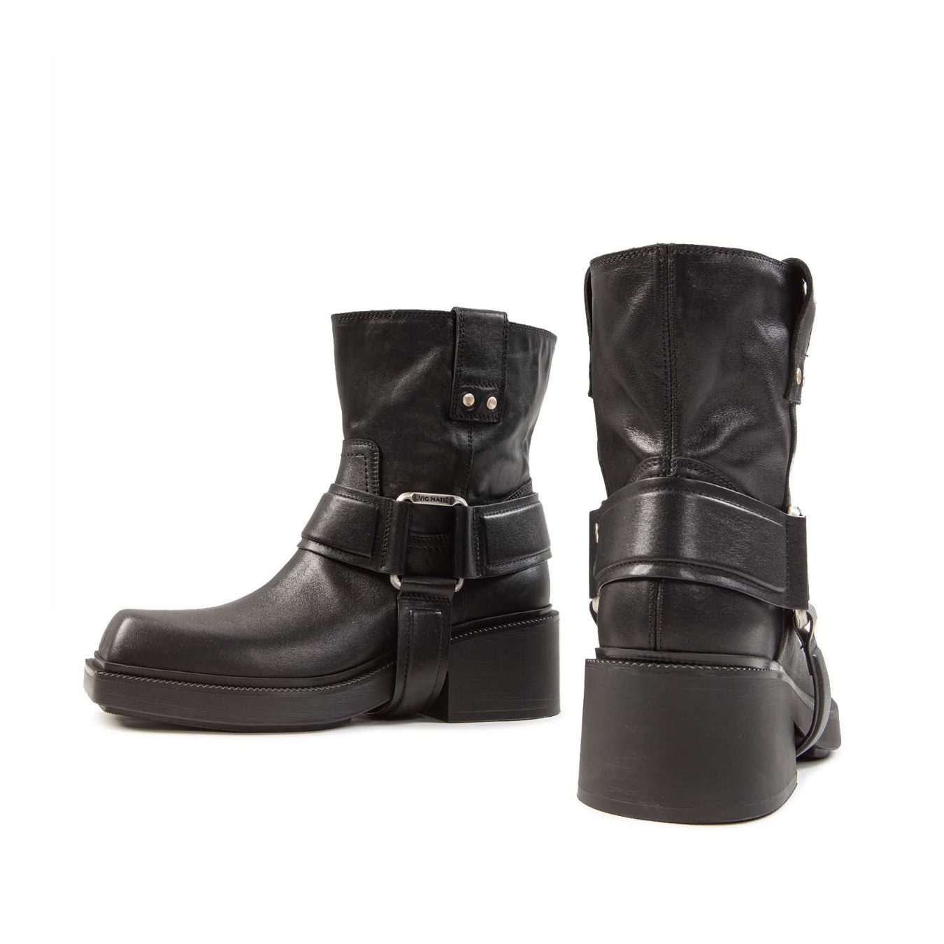 vic matie biker con gancio in metallo in pelle nera  dietro