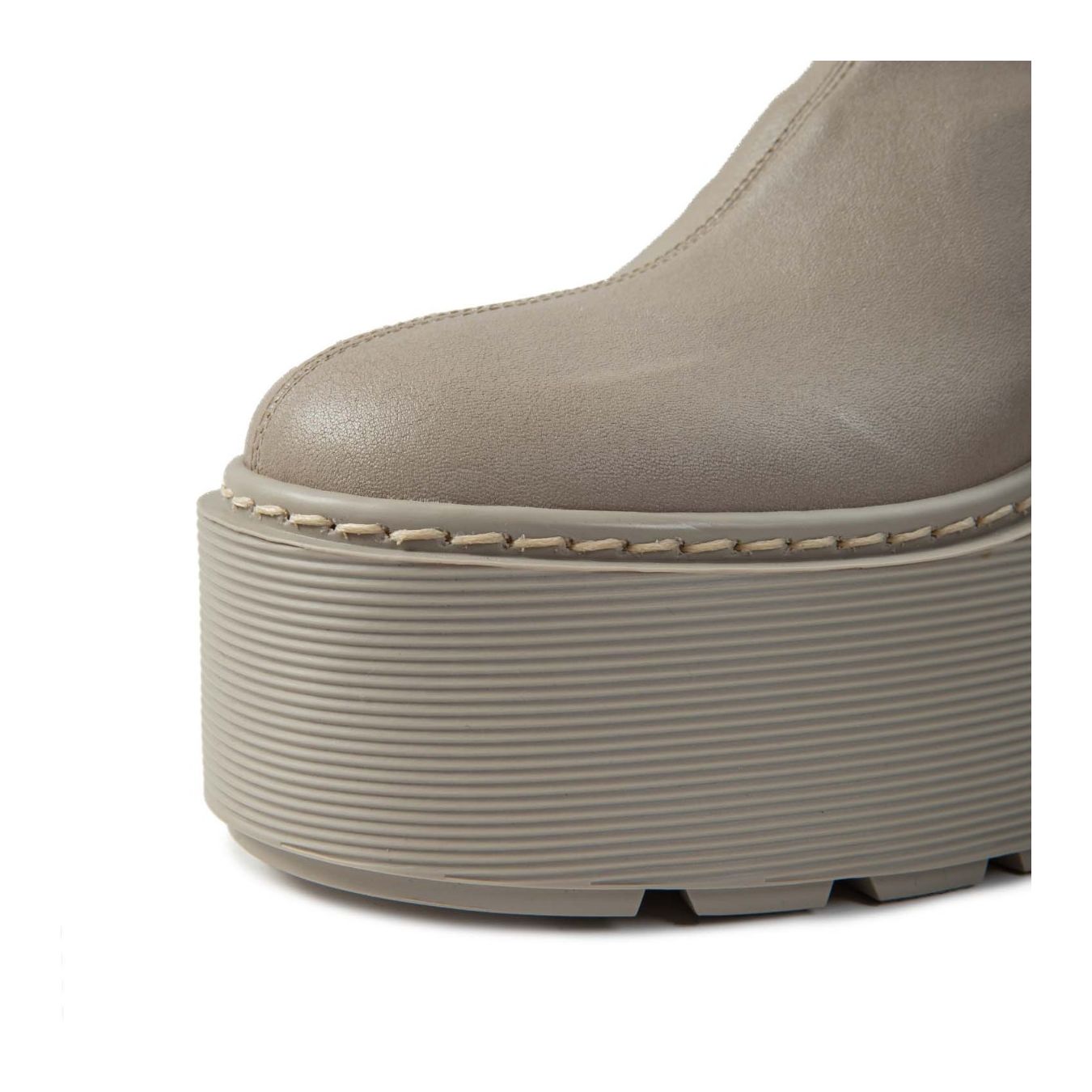 tronchetti con zeppa in pelle grigio desert lato