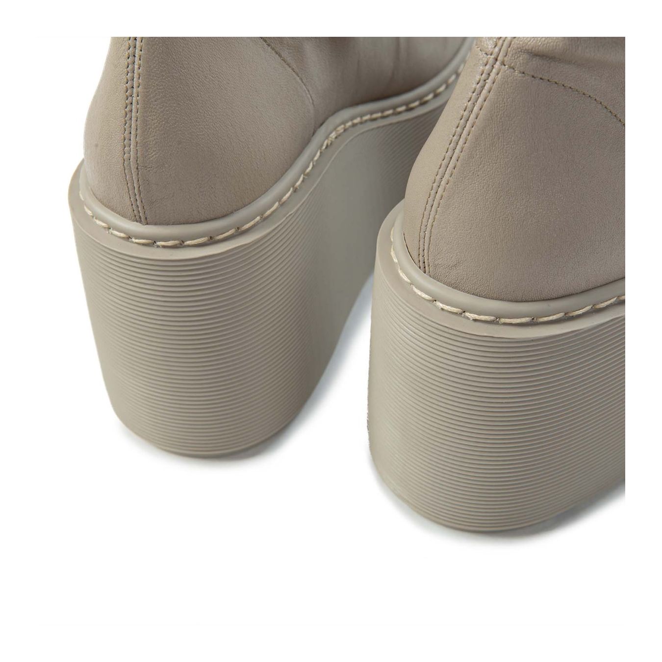 tronchetti con zeppa in pelle grigio desert  dietro