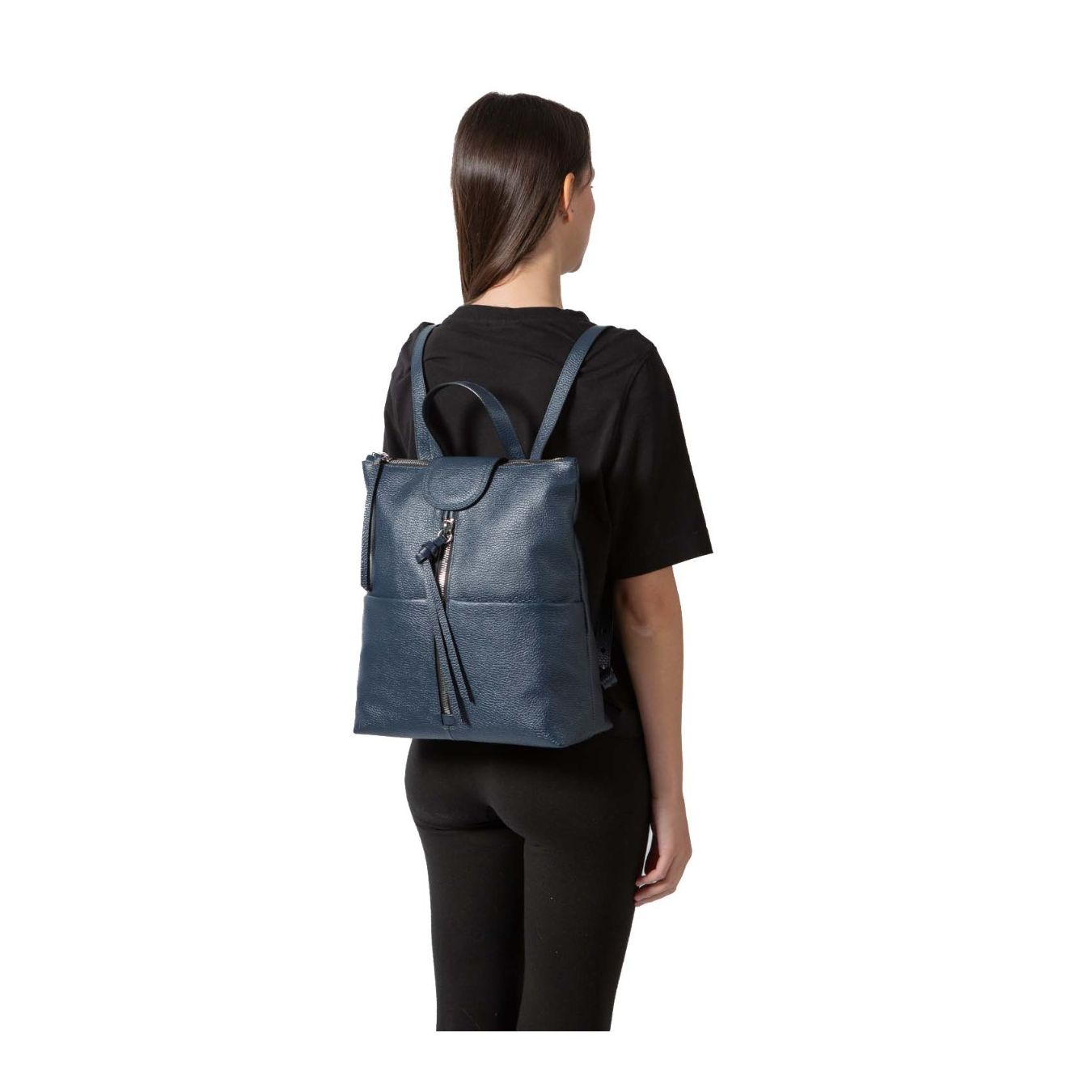 zaino GIADA in pelle blu indossato