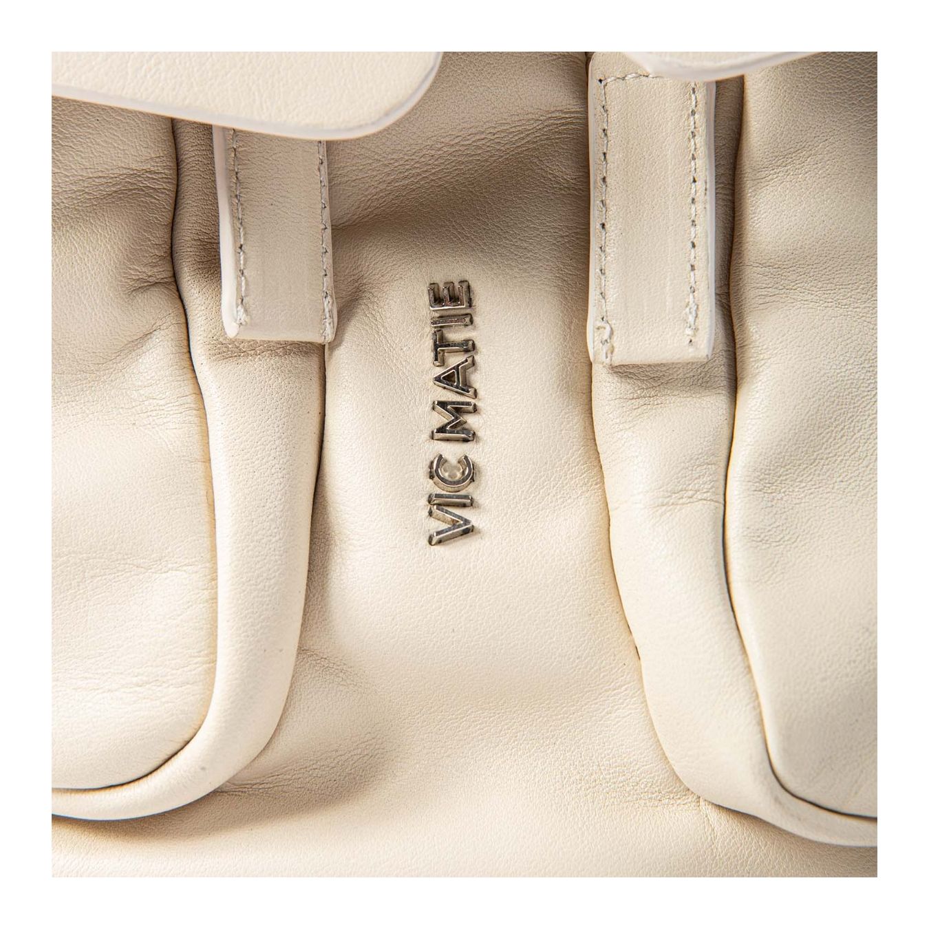 zaino patta in pelle osso logo