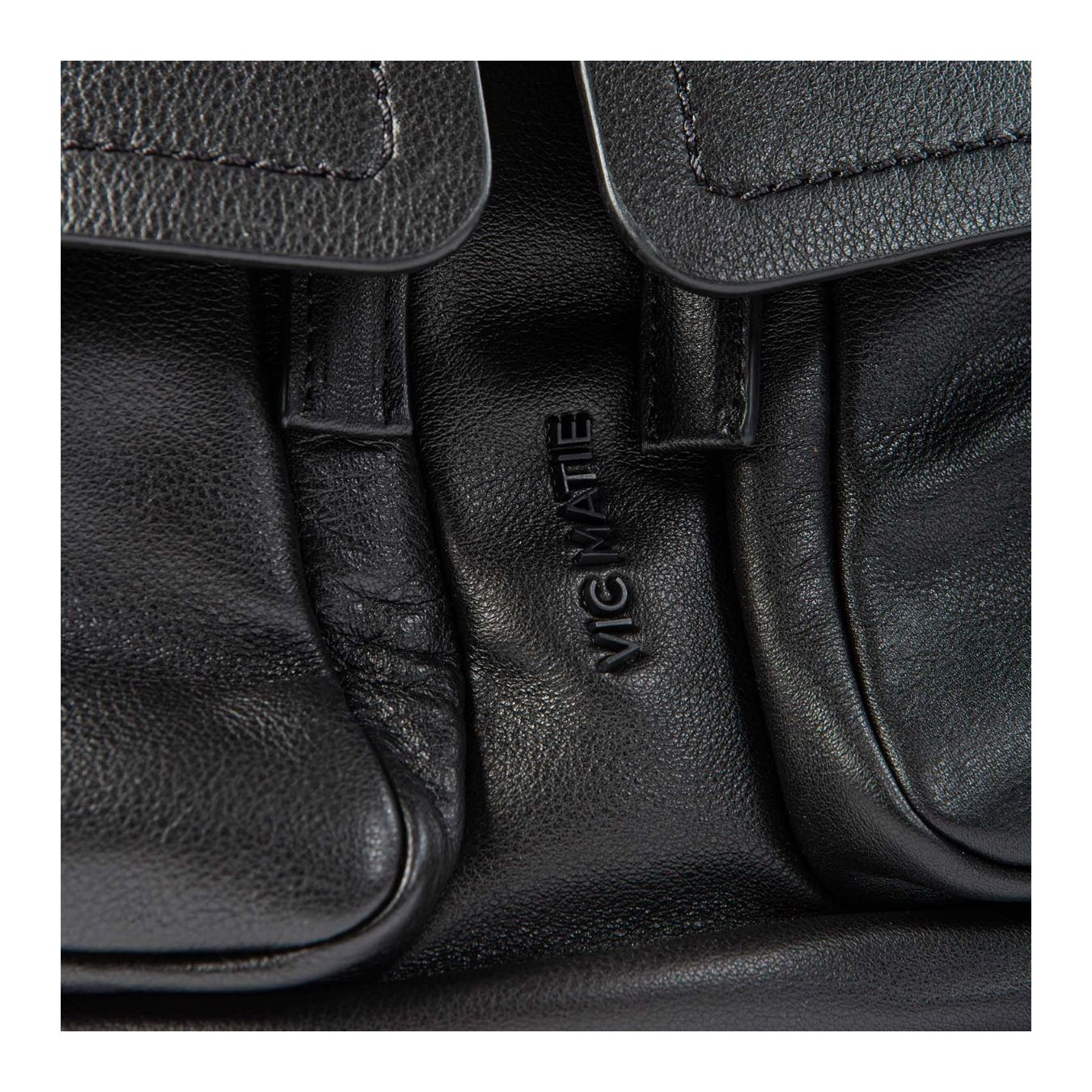 zaino patta in pelle nera logo