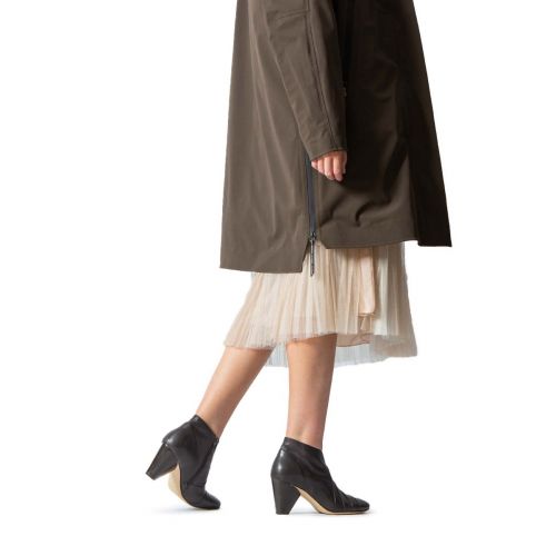 accollato con tacco a cono in pelle nera 