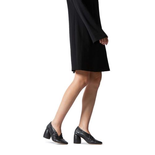 decollete in pelle nera 