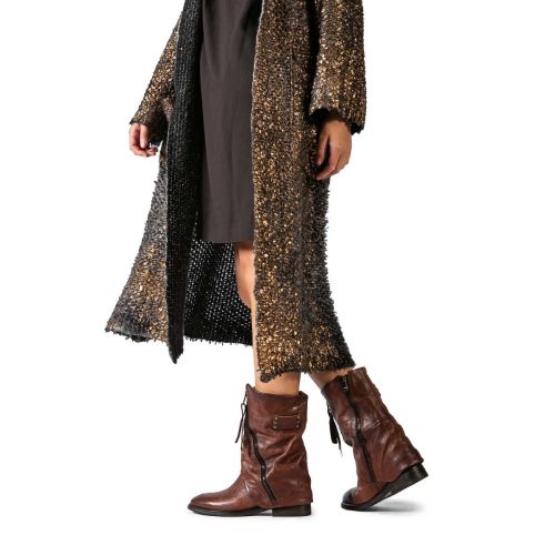 biker vestito in pelle madera