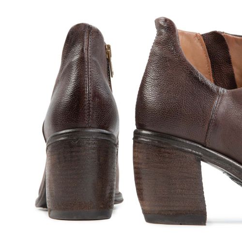 accollato RITHM in pelle ebano 