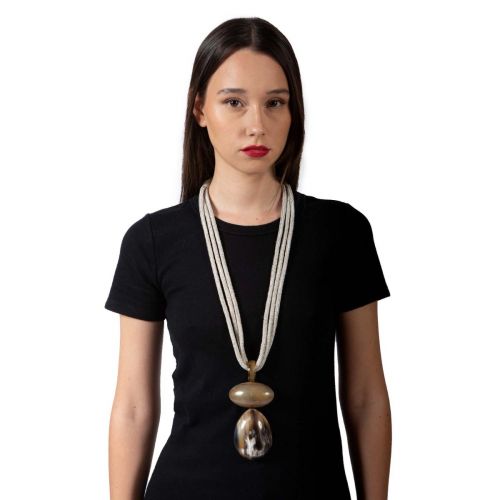 Collana corda ghiaccio pendente osso sfumato