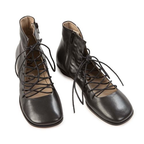 tronchetto con lacci in pelle nera 